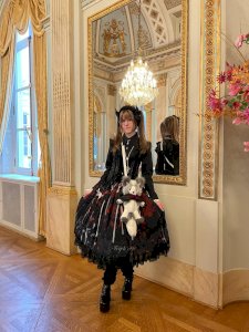 EGL (Elegant Gothic Lolita) lecture